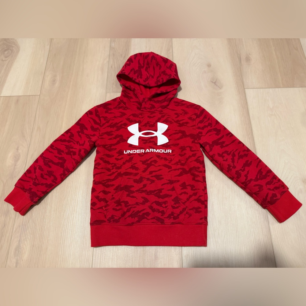 Under Armour Red camo hoodie Youth/Boys size 5